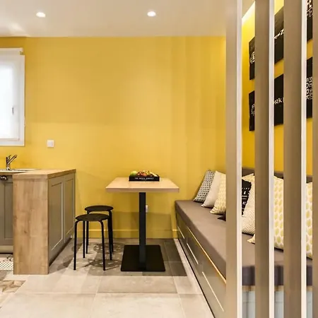 Modern Design Acropolis Flat *